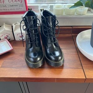 Dr. Marten Persephone boots like new